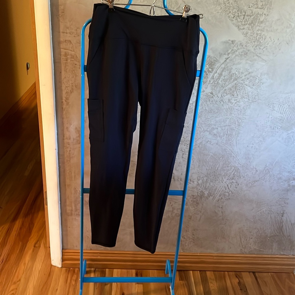 Black Spyder Leggings. Size L, with pockets!